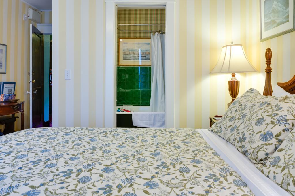Calgary Westways Guest House Habitación foto